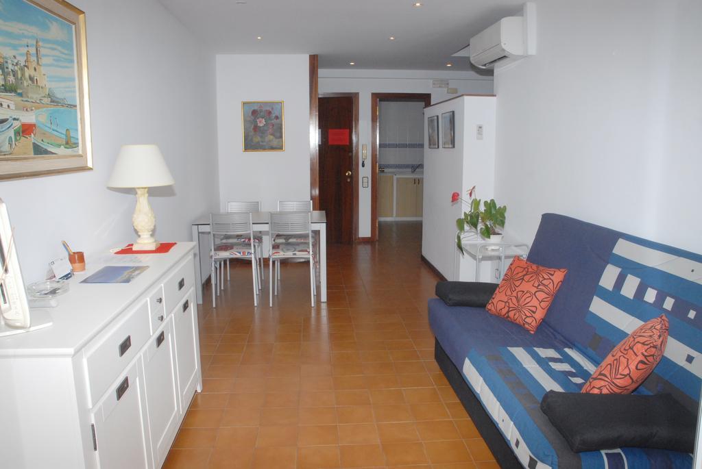 Apartaments Bonaventura 7 Sitges Buitenkant foto